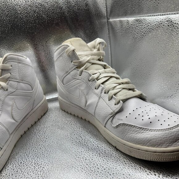 Size 13 Nike Air Jordan 1 Mid Triple White‎ Mens Basketball Shoes 554724-130 - Picture 6 of 11